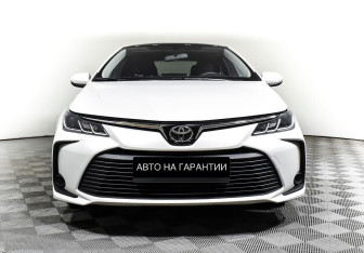Подержанный автомобиль Toyota Corolla Sedan 2019 года (2 фото)