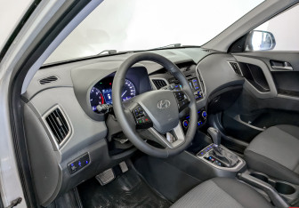 Подержанный автомобиль Hyundai Creta 2019 года (15 фото)