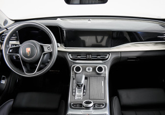 Подержанный автомобиль Hongqi H9 2024 года (12 фото)