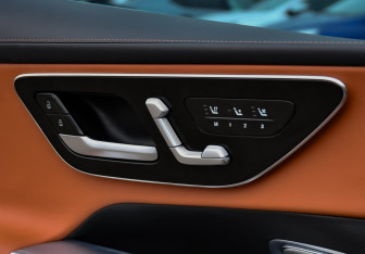 Подержанный автомобиль Mercedes-Benz GLC Coupe 2023 года (17 фото)