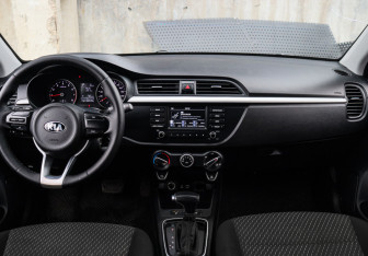 Подержанный автомобиль Kia Rio Hatchback 2019 года (9 фото)