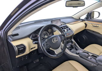 Подержанный автомобиль Lexus NX 2015 года (16 фото)