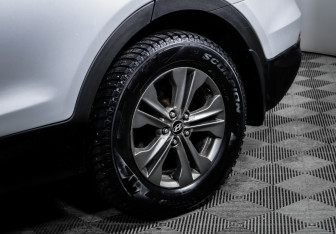 Подержанный автомобиль Hyundai Santa Fe 2012 года (9 фото)