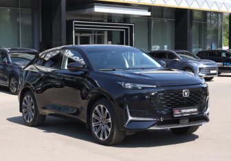 Подержанный автомобиль Changan UNI-K 2023 года (3 фото)