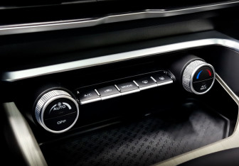 Подержанный автомобиль Geely Coolray 2024 года (26 фото)