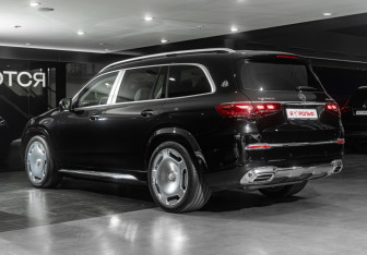 Новый Mercedes-Benz Maybach GLS 2026 (6 фото)