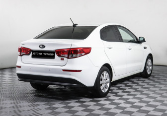 Подержанный автомобиль Kia Rio Sedan 2017 года (3 фото)