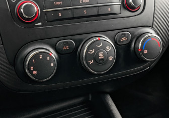 Подержанный автомобиль Kia Cerato Sedan 2015 года (21 фото)