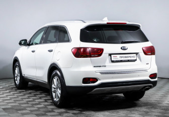 Подержанный автомобиль Kia Sorento 2018 года (7 фото)