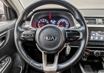 Подержанный автомобиль Kia Rio Hatchback 2021 года (21 фото)