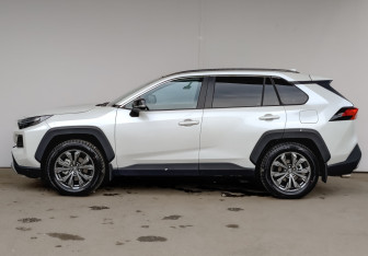 Новый Toyota RAV4 2025 (8 фото)