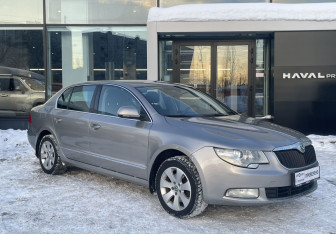 Подержанный автомобиль Skoda Superb Liftback 2012 года (3 фото)