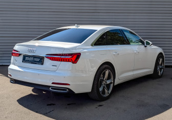 Подержанный автомобиль Audi A6 Sedan 2019 года (5 фото)