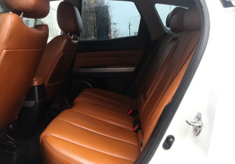 Подержанный автомобиль Mazda CX-7 2011 года (9 фото)