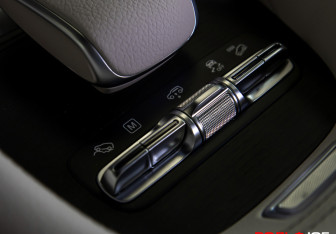 Подержанный автомобиль Mercedes-Benz GLE 2025 года (30 фото)