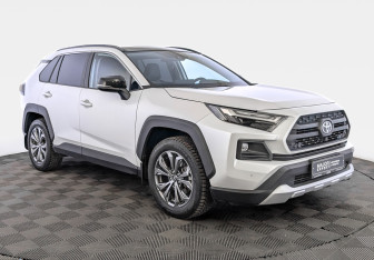 Подержанный автомобиль Toyota RAV4 2024 года (3 фото)