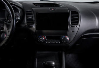 Подержанный автомобиль Kia Cerato Sedan 2015 года (13 фото)