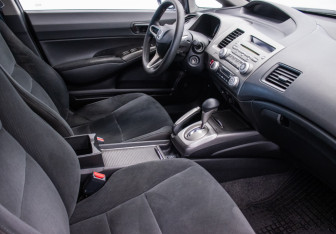 Подержанный автомобиль Honda Civic Sedan 2009 года (16 фото)