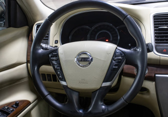 Подержанный автомобиль Nissan Teana 2012 года (16 фото)