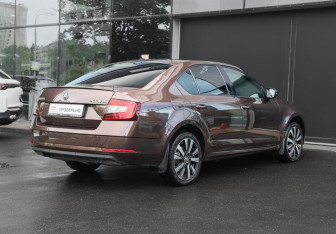 Подержанный автомобиль Skoda Octavia Liftback 2017 года (4 фото)