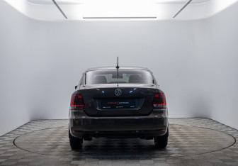 Подержанный автомобиль Volkswagen Polo Sedan 2017 года (6 фото)