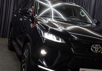 Подержанный автомобиль Toyota Fortuner 2022 года (26 фото)