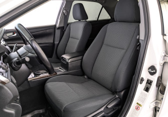 Подержанный автомобиль Toyota Camry Sedan 2017 года (20 фото)