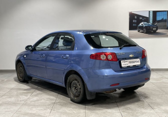 Подержанный автомобиль Chevrolet Lacetti Hatchback 2006 года (7 фото)