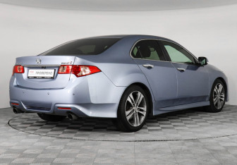 Подержанный автомобиль Honda Accord Sedan 2011 года (5 фото)