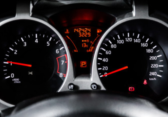 Подержанный автомобиль Nissan Juke 2012 года (11 фото)