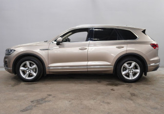 Подержанный автомобиль Volkswagen Touareg 2019 года (8 фото)