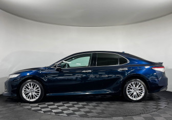 Подержанный автомобиль Toyota Camry Sedan 2020 года (8 фото)