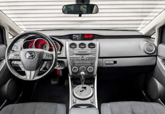 Подержанный автомобиль Mazda CX-7 2010 года (17 фото)