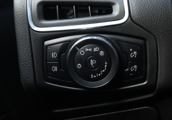 Подержанный автомобиль Ford Focus Hatchback 2013 года (16 фото)