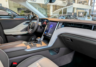 Новый Hongqi HS7 2025 (9 фото)