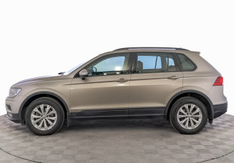 Подержанный автомобиль Volkswagen Tiguan 2019 года (8 фото)
