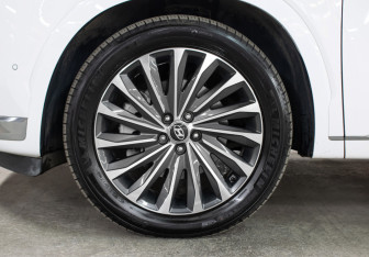 Подержанный автомобиль Hyundai Palisade 2023 года (29 фото)