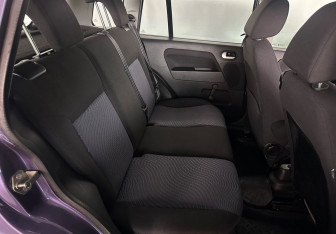Подержанный автомобиль Ford Fusion 2007 года (10 фото)