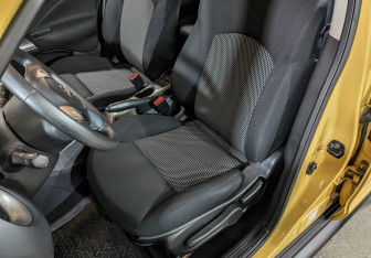 Подержанный автомобиль Nissan Juke 2015 года (21 фото)