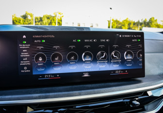 Подержанный автомобиль BMW X7 2022 года (60 фото)