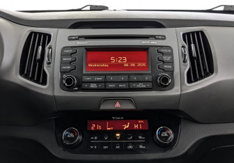 Подержанный автомобиль Kia Sportage 2015 года (17 фото)