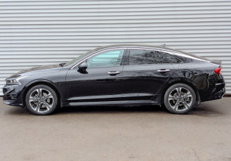 Подержанный автомобиль Kia K5 2021 года (8 фото)