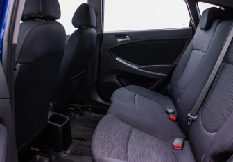 Подержанный автомобиль Hyundai Solaris Hatchback 2015 года (11 фото)