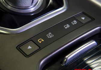 Подержанный автомобиль Land Rover Range Rover Evoque 2012 года (18 фото)