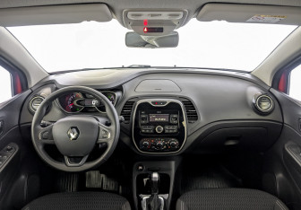 Подержанный автомобиль Renault Kaptur 2018 года (14 фото)