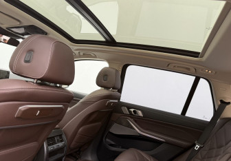 Подержанный автомобиль BMW X5 2023 года (15 фото)