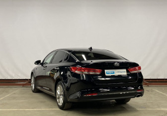 Подержанный автомобиль Kia Optima Sedan 2017 года (7 фото)