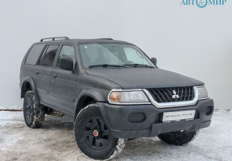 Подержанный автомобиль Mitsubishi Montero Sport 2002 года (3 фото)