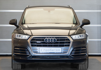 Подержанный автомобиль Audi Q5 2020 года (2 фото)