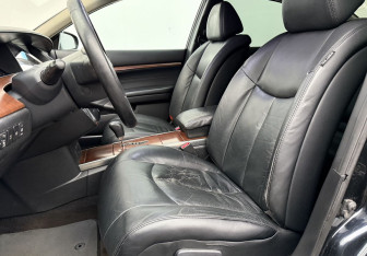 Подержанный автомобиль Nissan Teana 2006 года (10 фото)